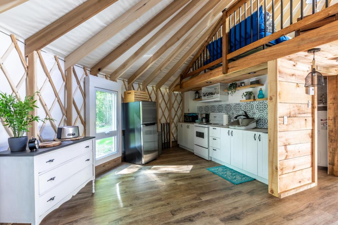 Yourtes Glamping Du Poisson Blanc Notre-Dame-du-Laus Dış mekan fotoğraf