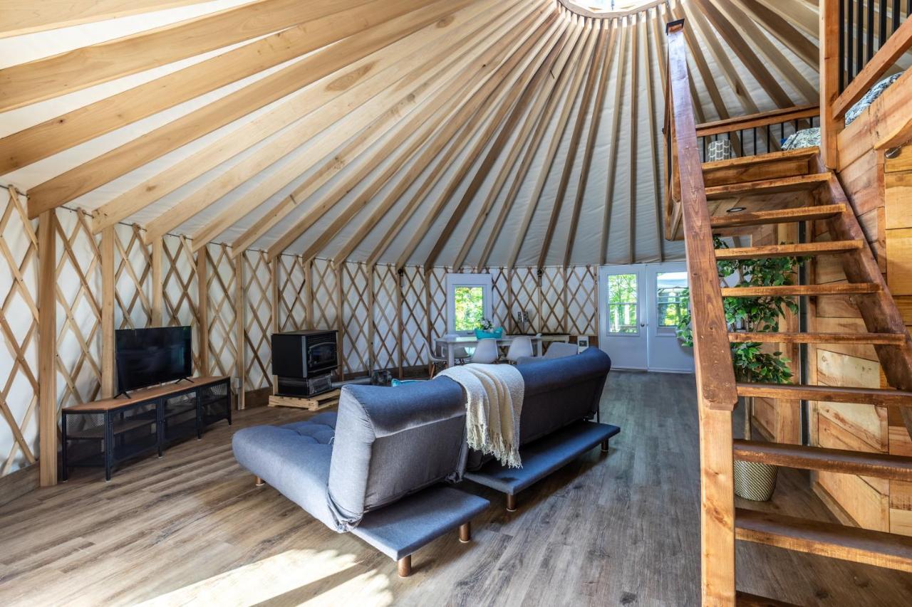 Yourtes Glamping Du Poisson Blanc Notre-Dame-du-Laus Dış mekan fotoğraf